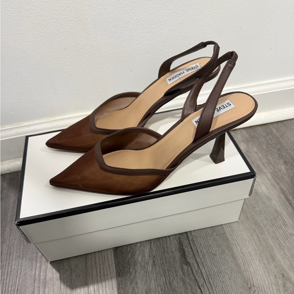 Steve Madden Pointed-Toe Slingback Heel - Picture 2 of 6